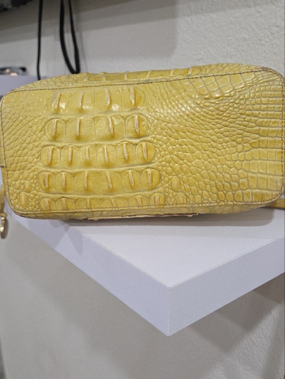 Brahmin Yellow Croc-Embossed Crossbody Bag with Multicolor Croc Wallet - Picture 3 of 8
